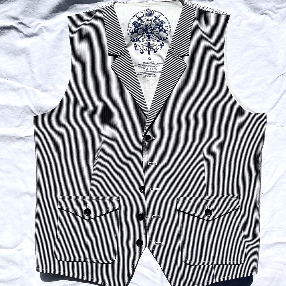 Men’s cotton vest, black and white stripes, size 40.